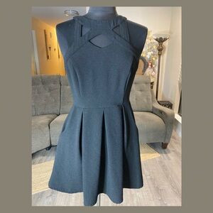 Speechless Black Fit & Flare Dress with Pockets – Women’s Medium